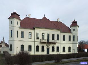 Hajós Érseki palota Hajós Érseki palota