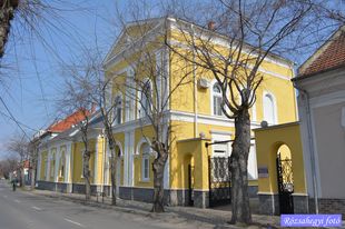 Kiskunhalas Péter-Monszpart villa Kiskunhalas Péter-Monszpart villa