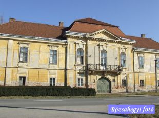 Vál Ürményi kastély Vál Ürményi kastély