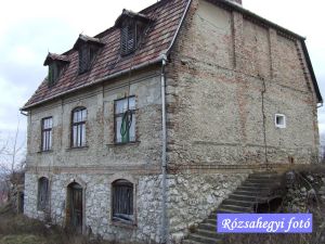 Neszmély Keleti kúria