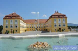Schloßhof Schloss Hof