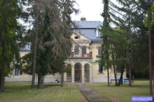 Újrónafő Gött Gyula-Somogyi Dezső kastély Újrónafő Gött Gyula-Somogyi Dezső kastély