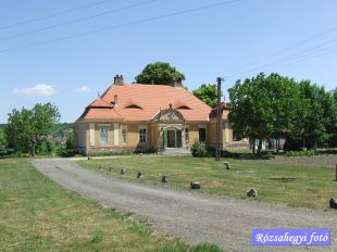 Domony Ónody Segesváry kúria Domony Ónody kúria