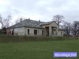 Vácduka Serényi kúria
