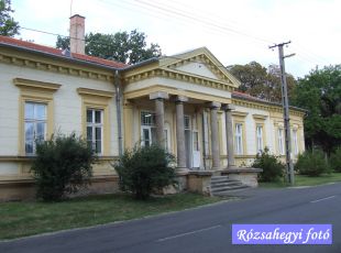 Váchartyán Gosztonyi kastély