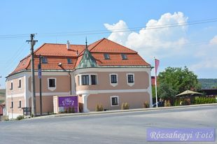Bán/Bánovce nad Bebravou felsőazari kastély