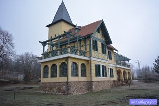 Révfülöp Krayer villa (Bagolyvár) Révfülöp Krayer villa (Bagolyvár)